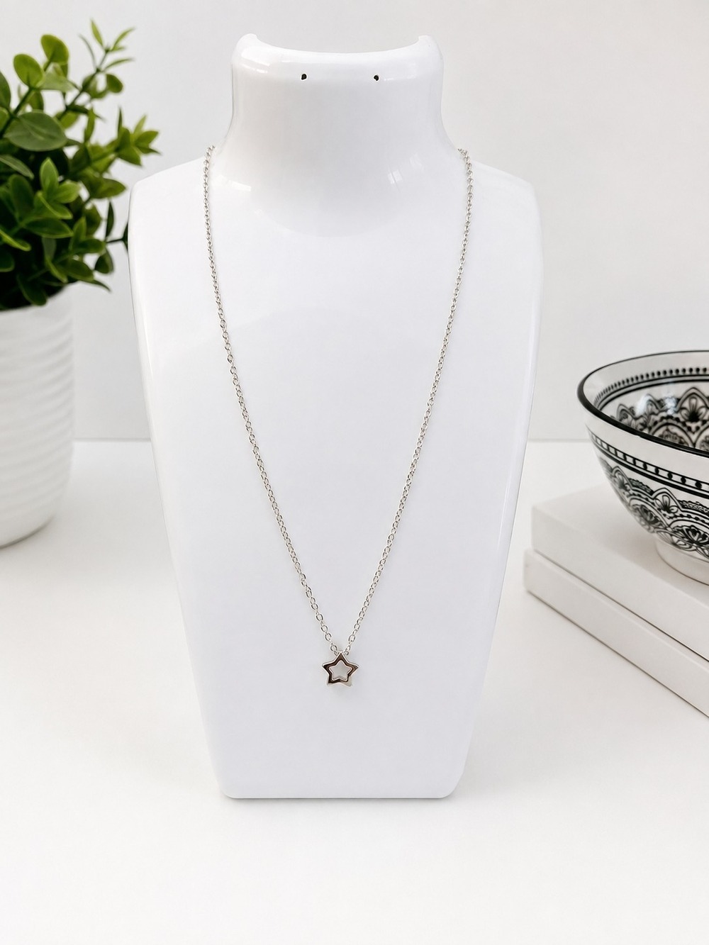 Star Pendant Necklace - Silver Polished